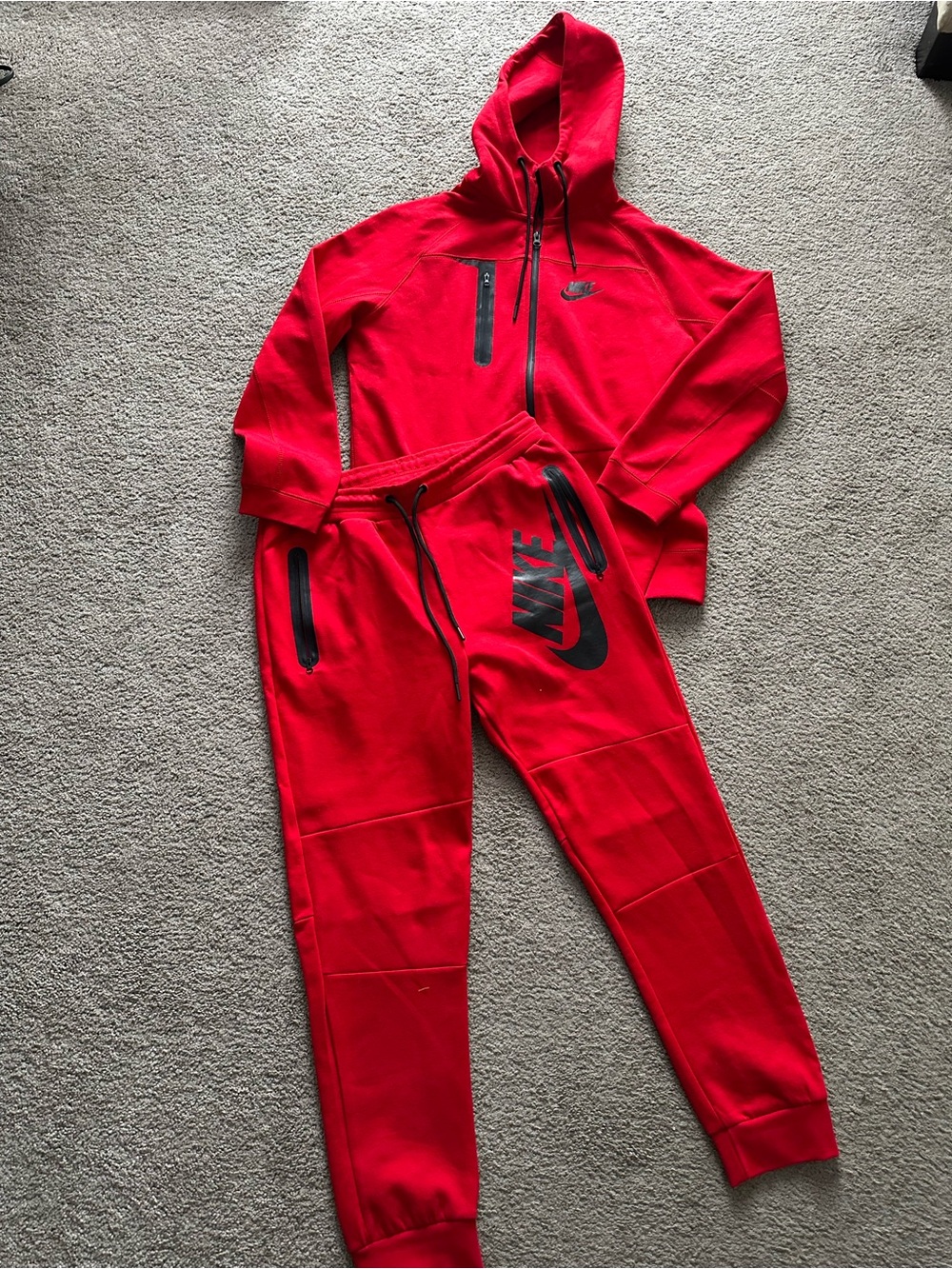 Mens NIKE 2piece sweatsuit - Picture 2 of 14